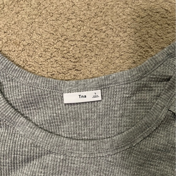 TNA long sleeved T-Shirt - Picture 2 of 2